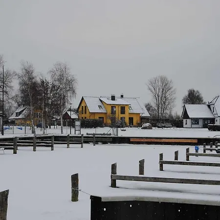 Am Saaler Bodden 펜션 *